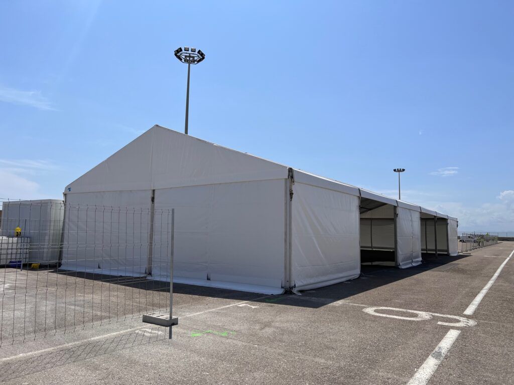 11 diferencias entre alquilar y comprar una carpa industrial 2 alquilar y comprar una carpa industrial